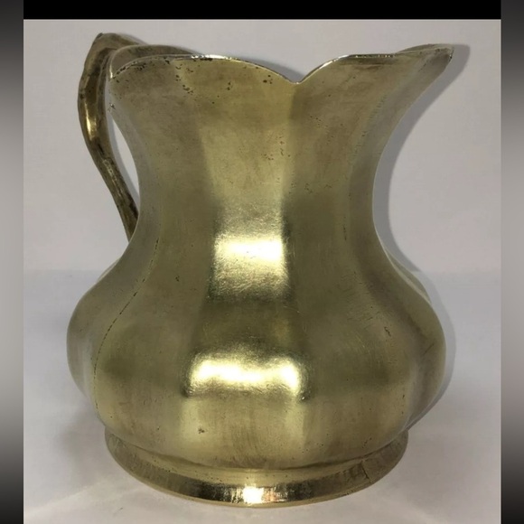 F.T.D.A 1983 Italy Brass Pitcher 6" Tall Normcore Grannycore Scalloped Rim VTG - Picture 10 of 12